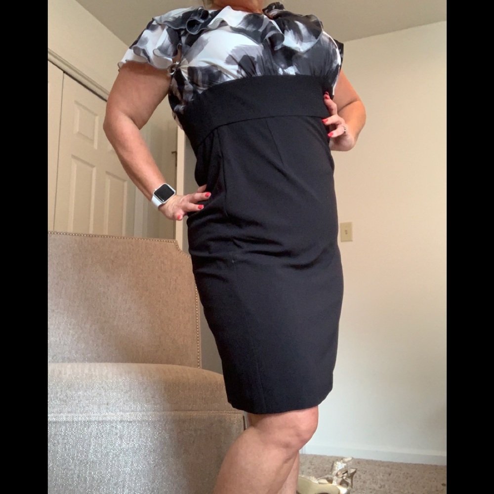 White House/Black Market dress size 6